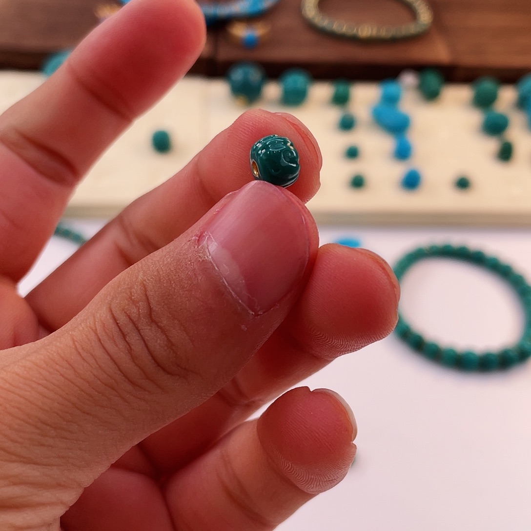 绿松石颈饰未镶嵌