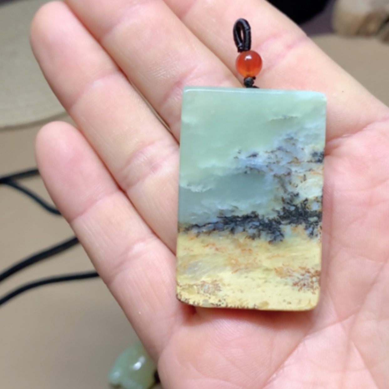 【闪购商品】颈饰未镶嵌岫岩河磨玉（透闪石质玉）