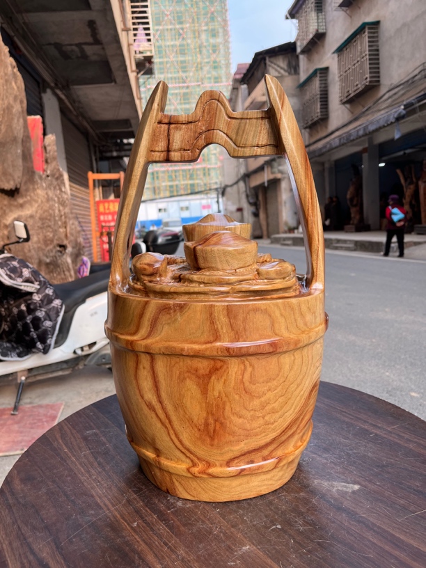 香樟木一桶金摆件实木手工雕刻木雕工艺品家居饰品长27宽25高49