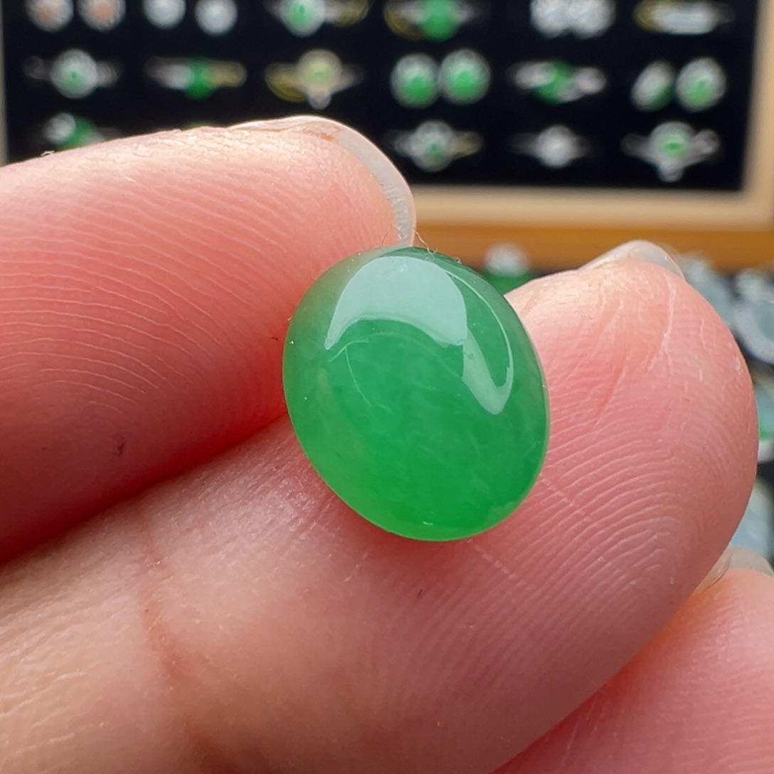 翡翠未镶嵌颈饰蛋9.4