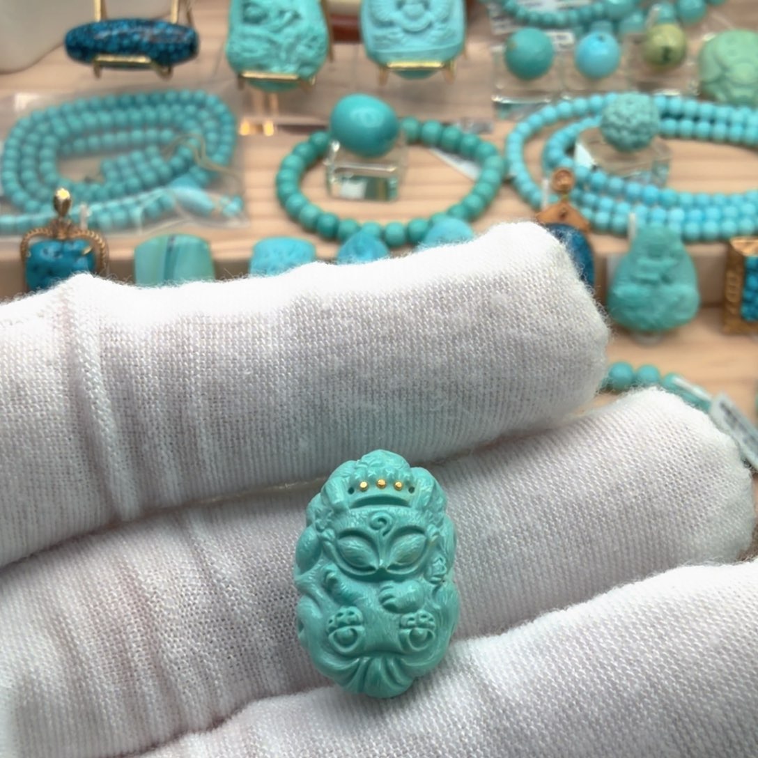 绿松石未镶嵌珠宝奇石
