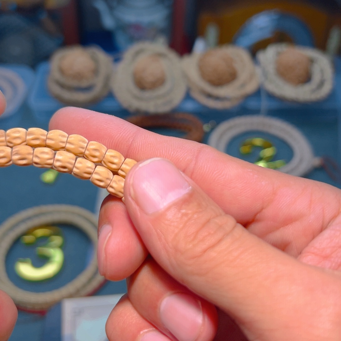 L***I柏香籽/百香籽吊坠