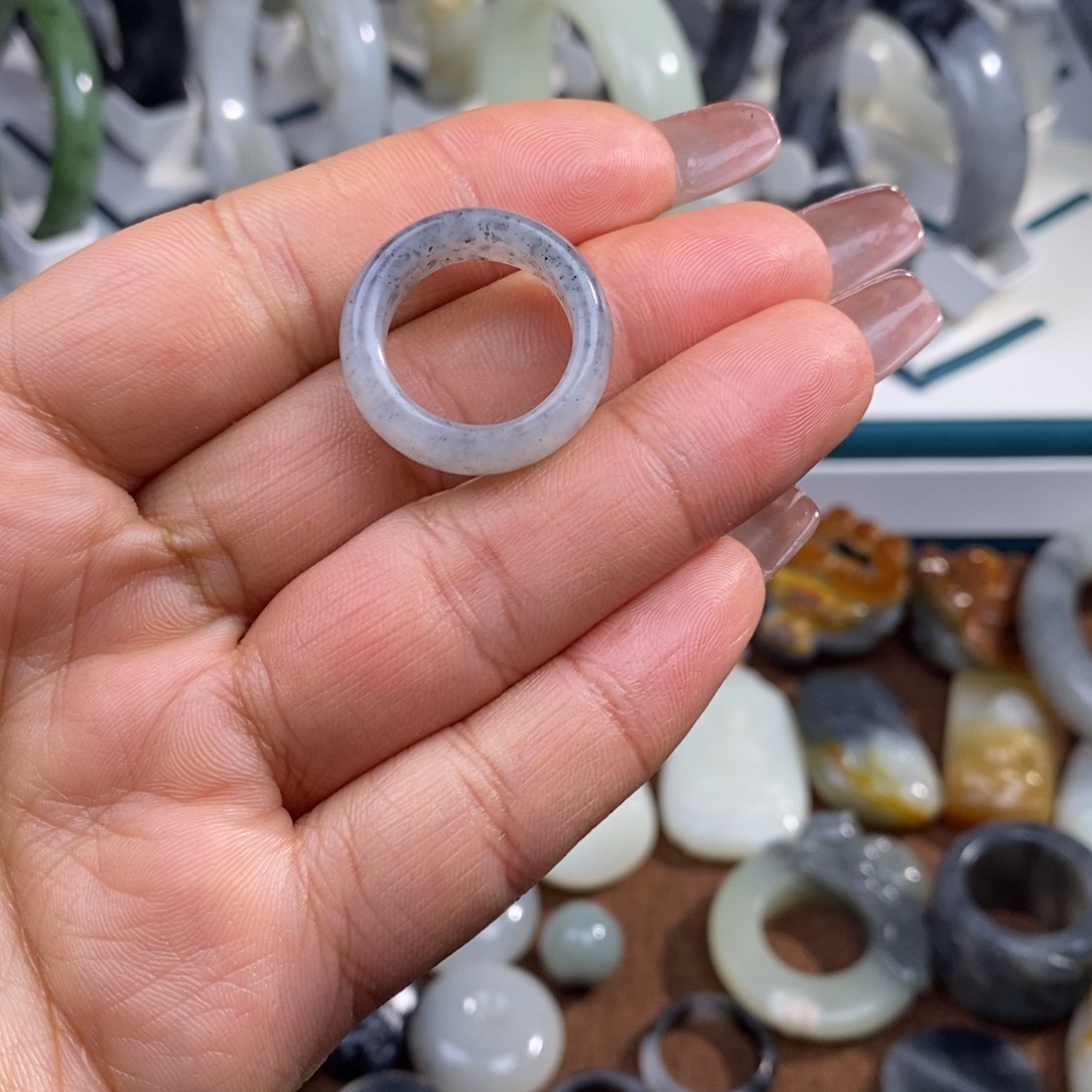 不***糖和田玉未镶嵌颈饰