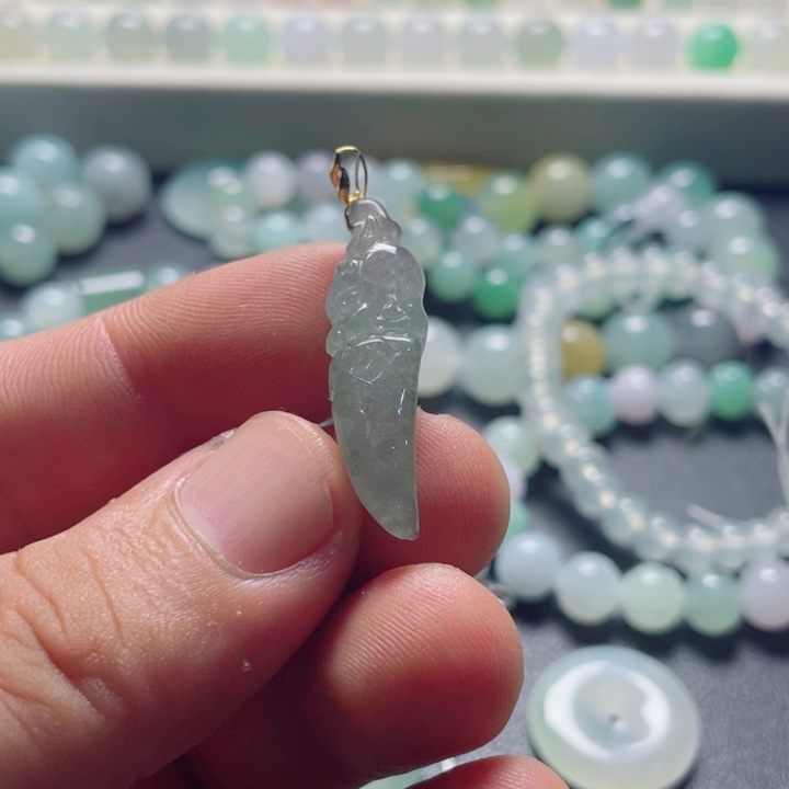 翡翠未镶嵌颈饰天然缅甸翡翠A货