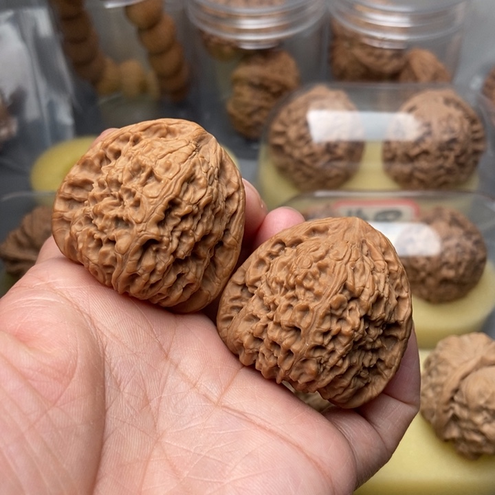 文玩核桃把件挪***林南疆