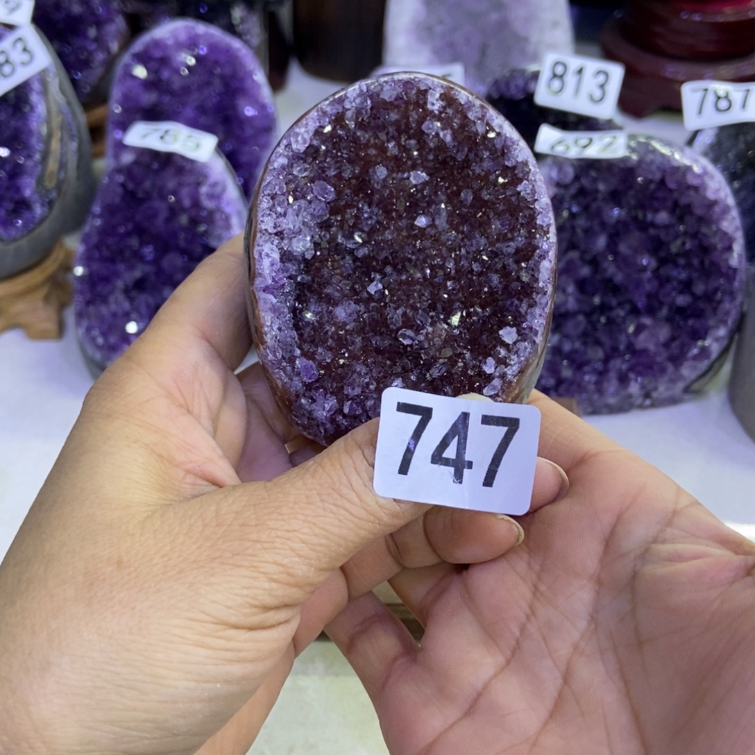 未镶嵌水晶大型摆件（非配饰）