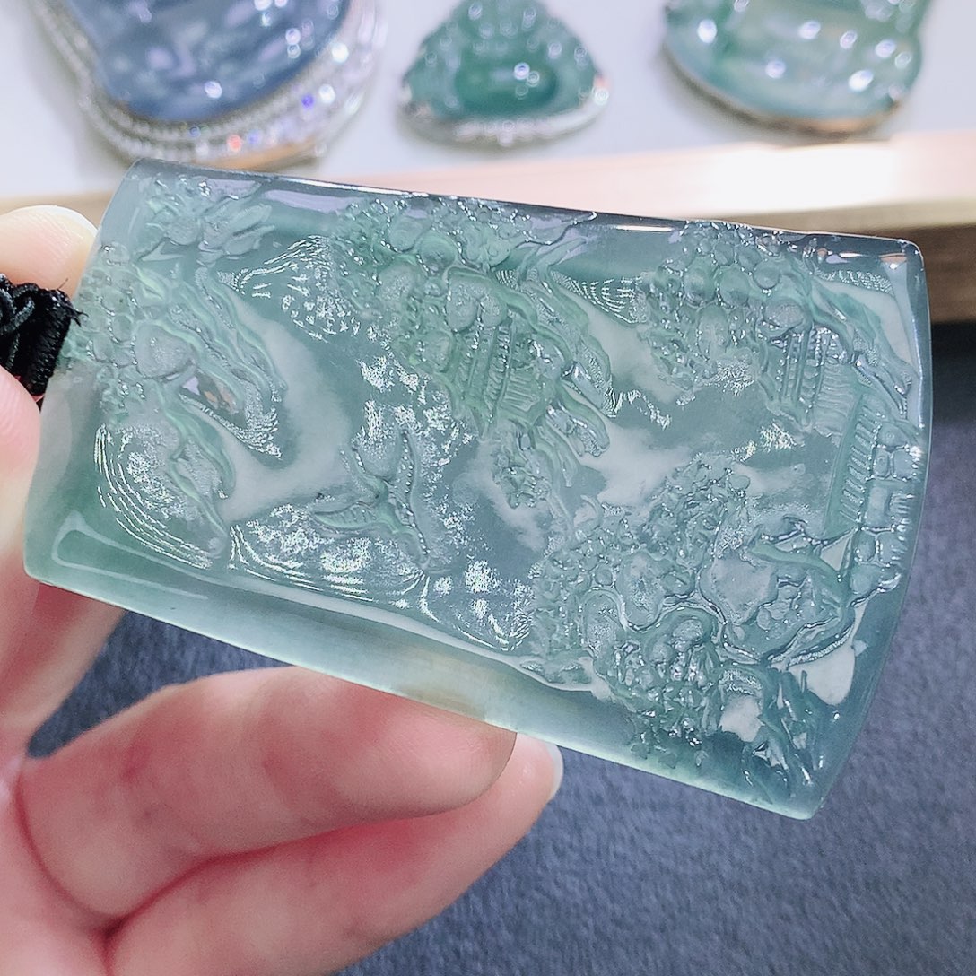 翡翠未镶嵌颈饰翡翠