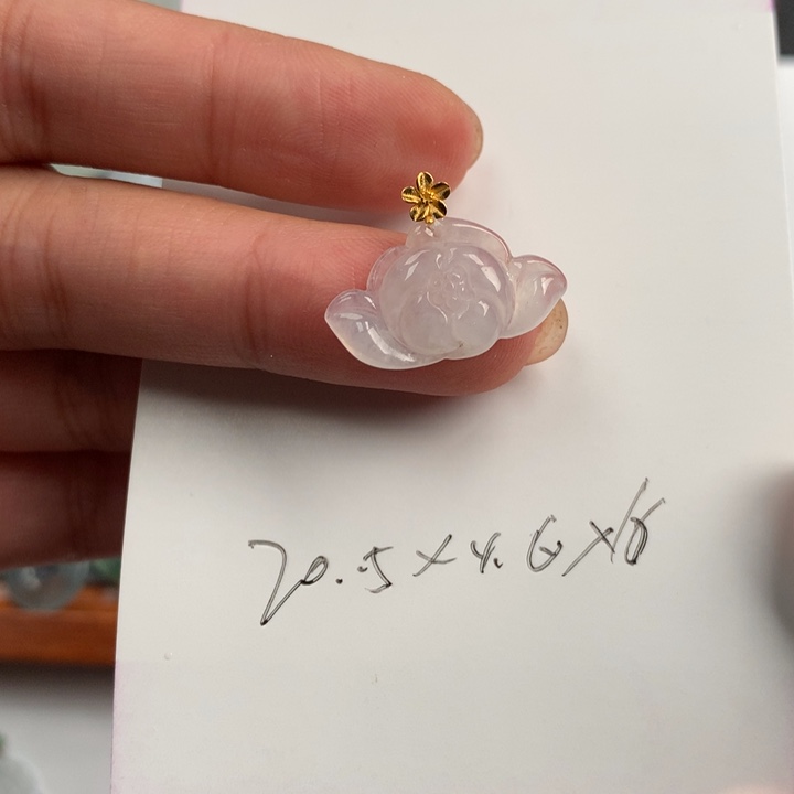 翡翠18K金镶嵌颈饰莲花