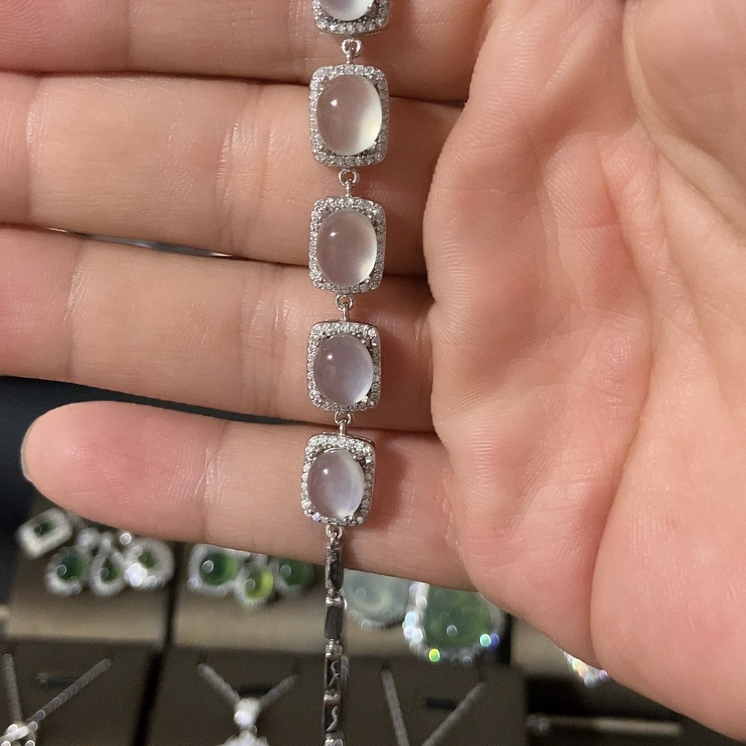 银S925镶嵌蛇纹石玉手链冷*股