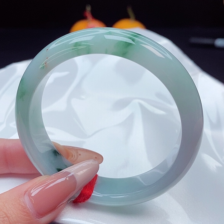 翡翠手镯未镶嵌52.6圈