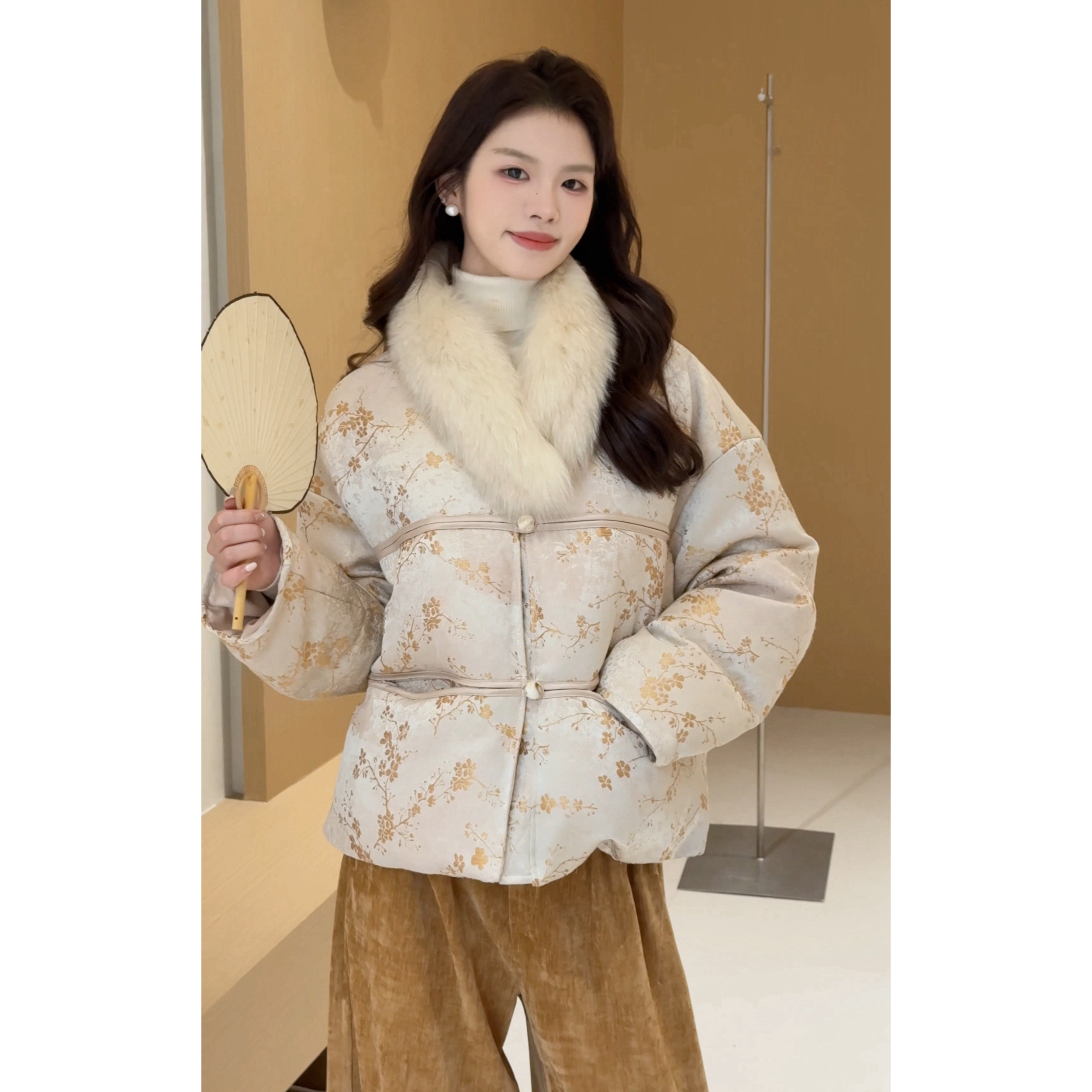 乐乐【锦花】冬季新款90白鸭绒显气质短款羽绒服