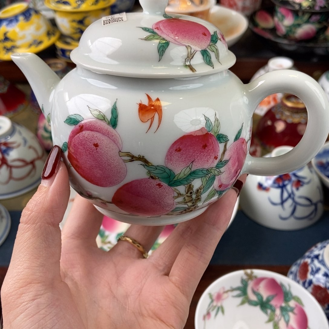 陶瓷艺术家的作品是一种非常高兴