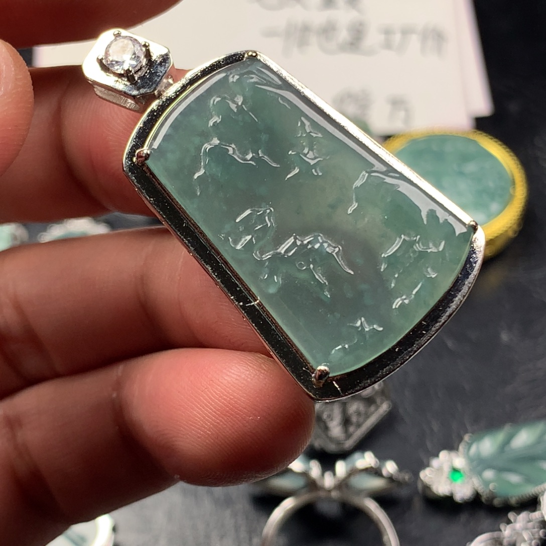 颈饰未镶嵌翡翠山水