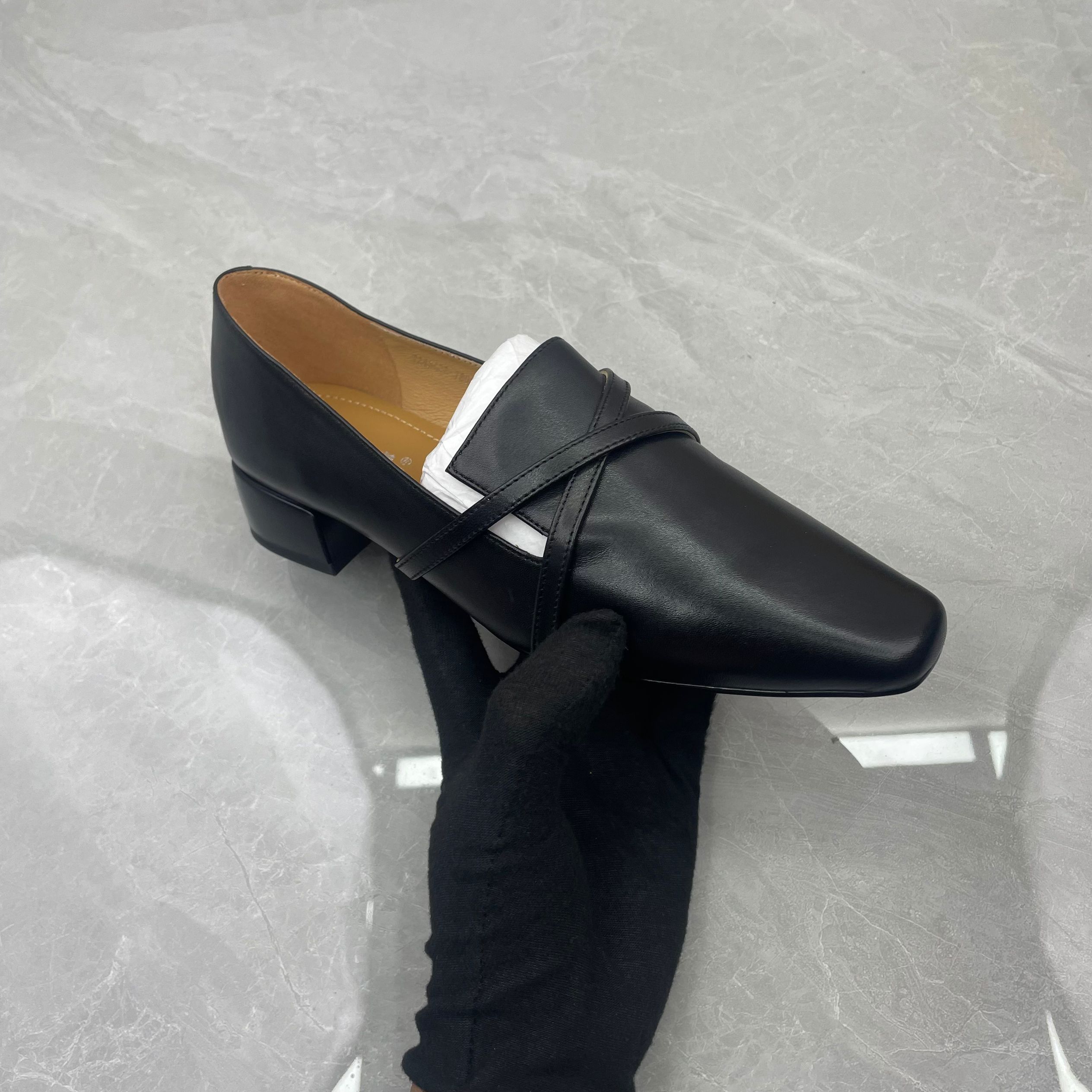 单鞋女（牛皮）43438-7868 （孤品)f区39码