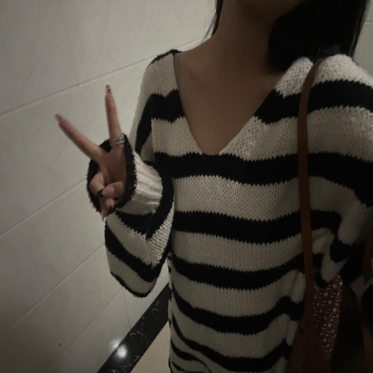 2025黑白新款秋冬条纹针织衫中长款宽松慵懒针织毛衣显瘦上衣宽松