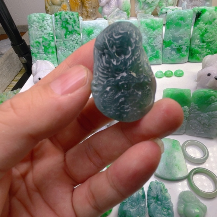 翡翠未镶嵌颈饰翡翠