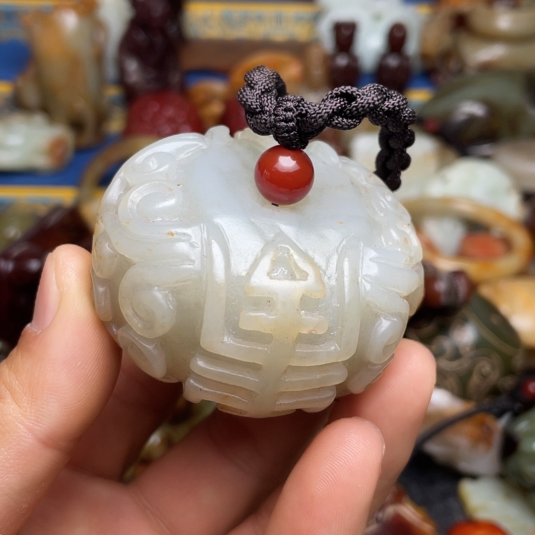 超***人和田玉未镶嵌挂件