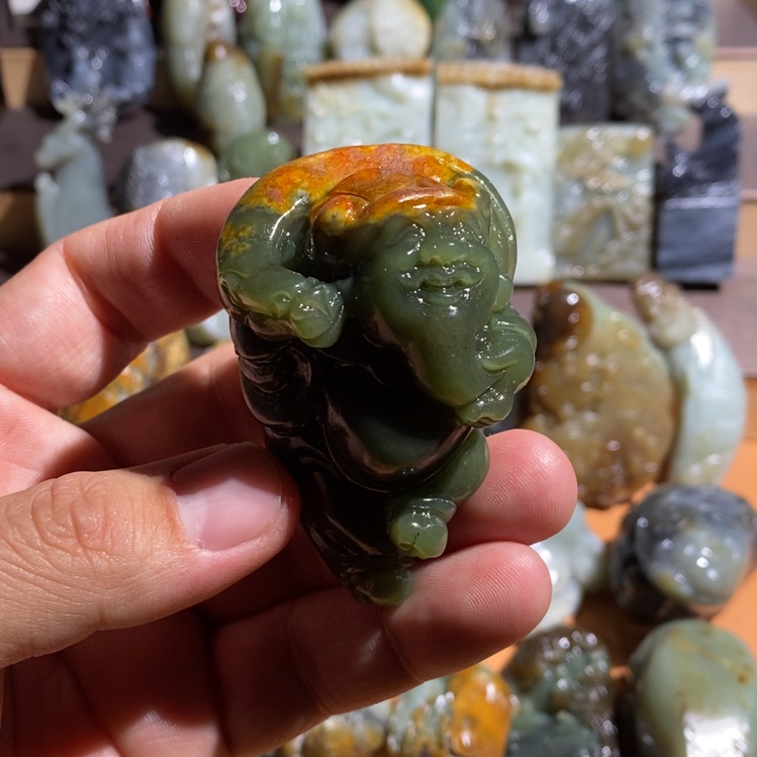 和田玉未镶嵌把件壹***溜