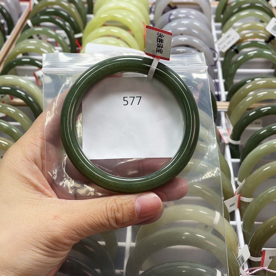 和田玉（糖玉）手镯未镶嵌577圈口63