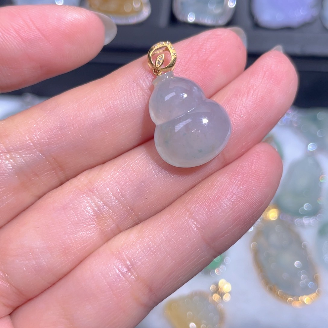 颈饰18K金镶嵌翡翠翡翠