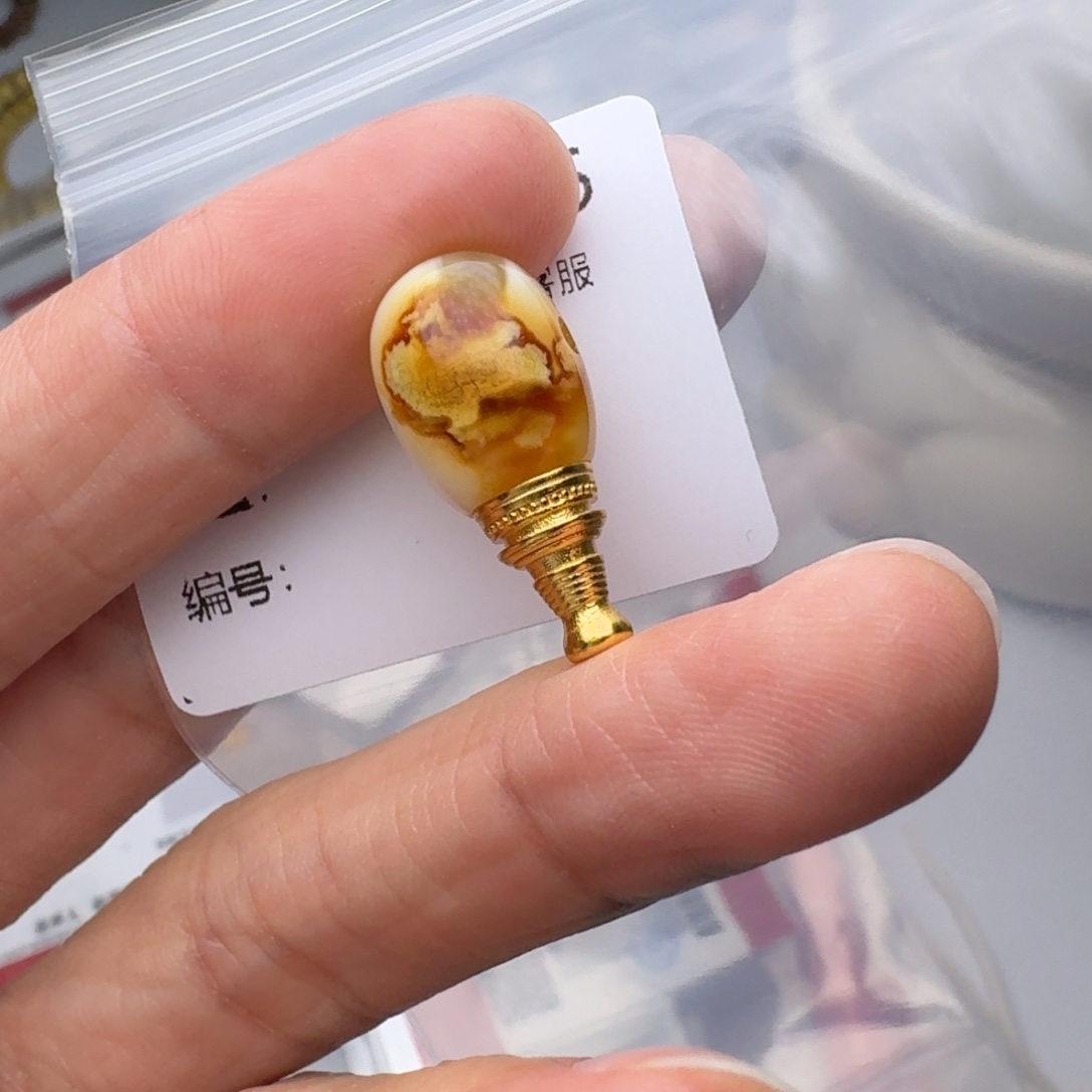 琥珀未镶嵌裸石琥珀