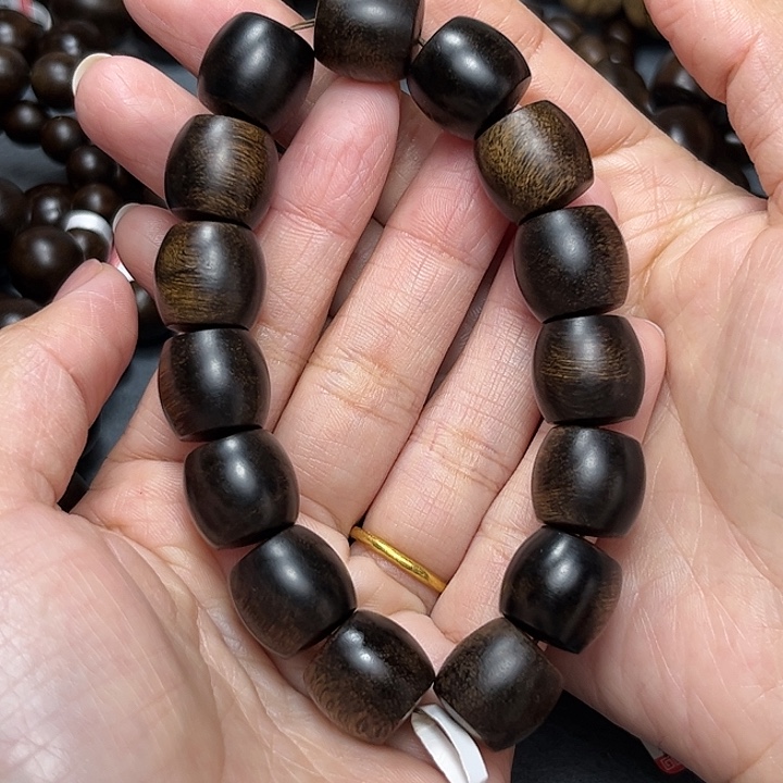 沉香手串安*白棋留疤