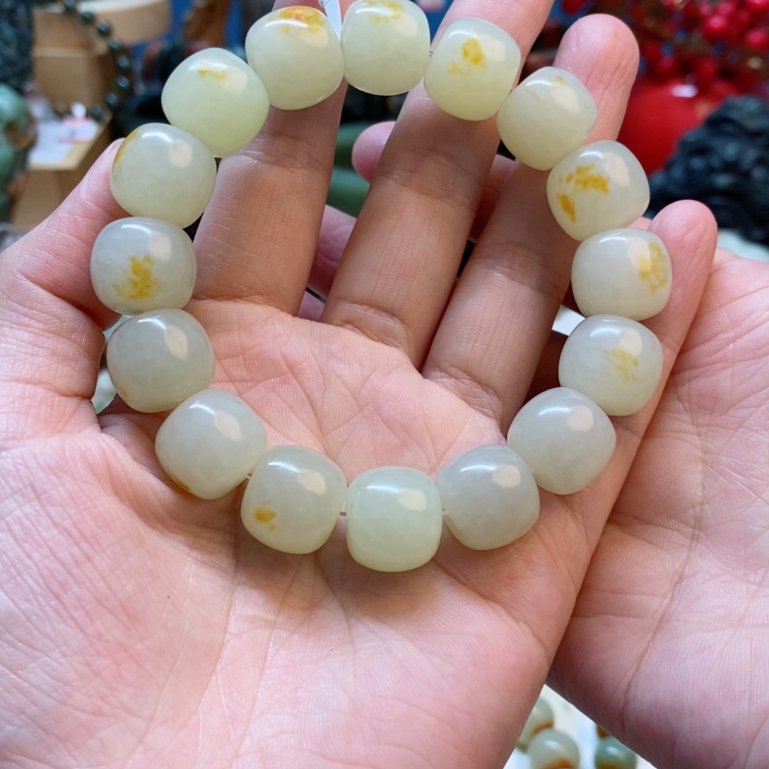 透闪石质玉手串未镶嵌