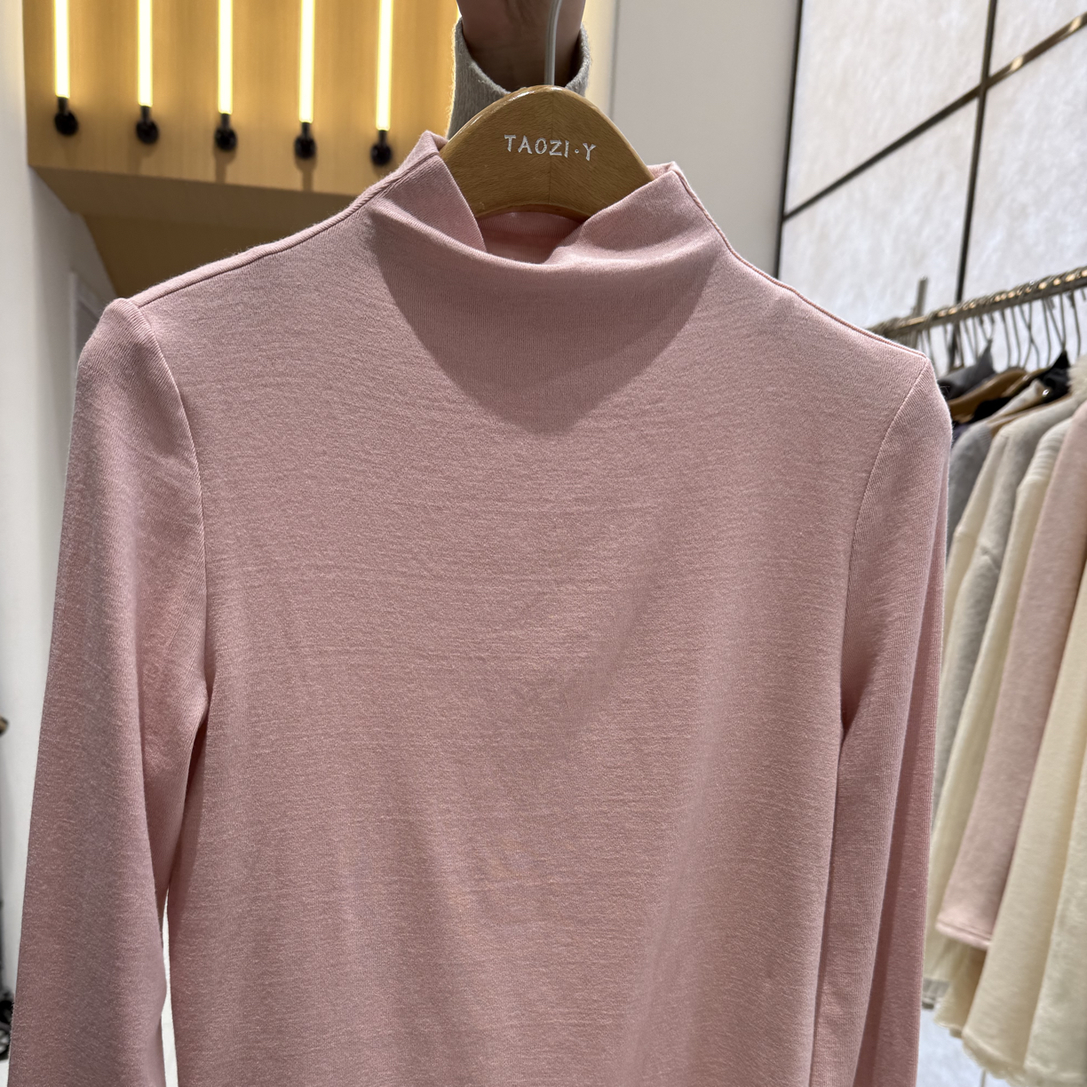 【桃子自制】 4307 气质百搭半高领T恤