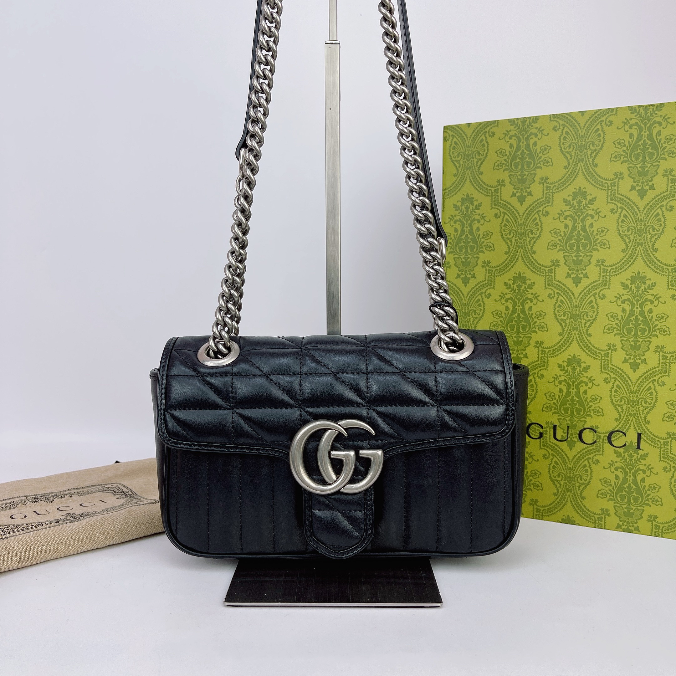 99新 GUCCI/古驰 古驰 黑色链条斜挎包底长21 E897