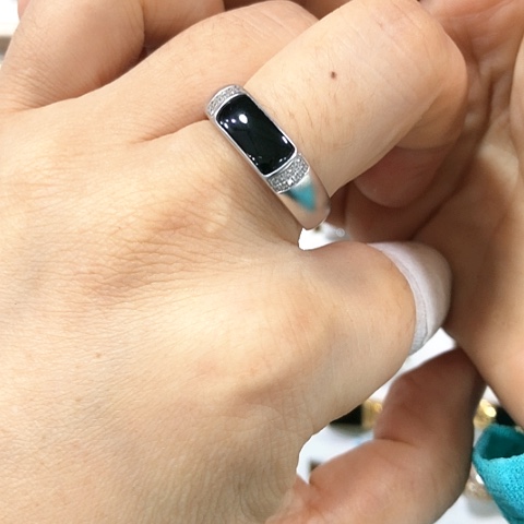 翡翠戒指18K金镶嵌缅甸天然A货翡翠