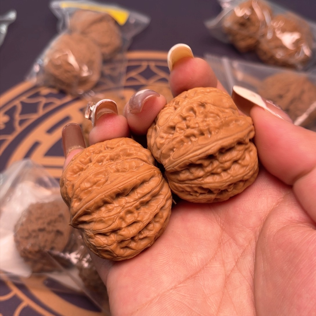 文玩核桃把件元宝