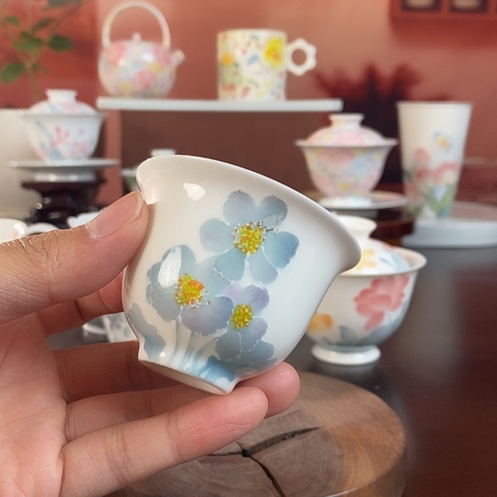 绿绒蒿釉下品茗杯
