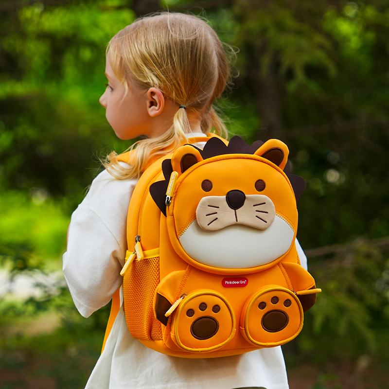 小书包2-8岁幼儿园宝宝防走失双肩背包超萌卡通可爱儿童书包