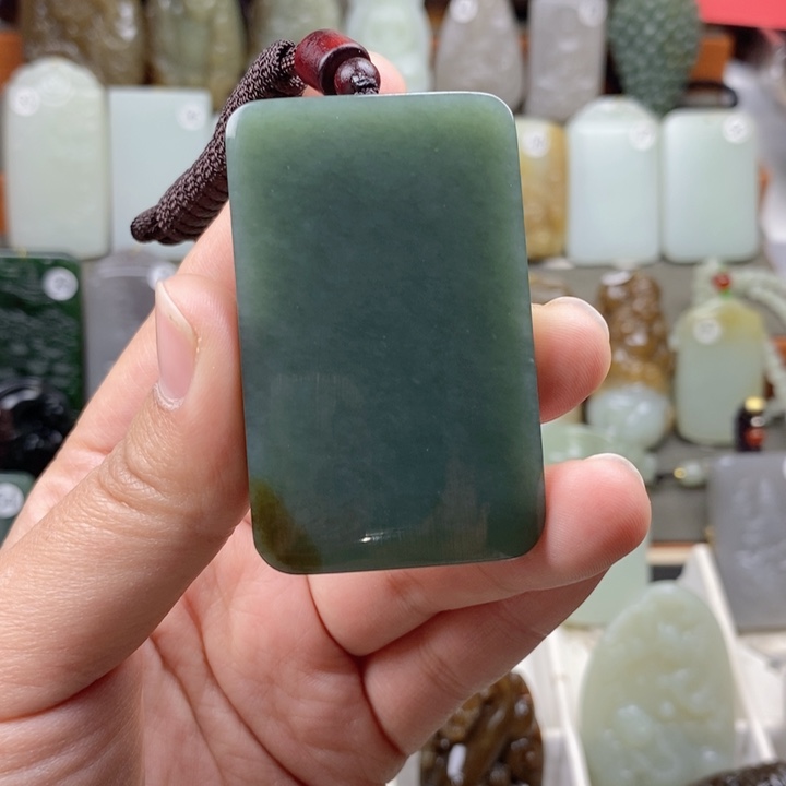 和田玉（糖玉）未镶嵌颈饰