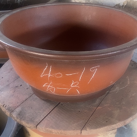 紫砂中国宜兴紫砂花盆，