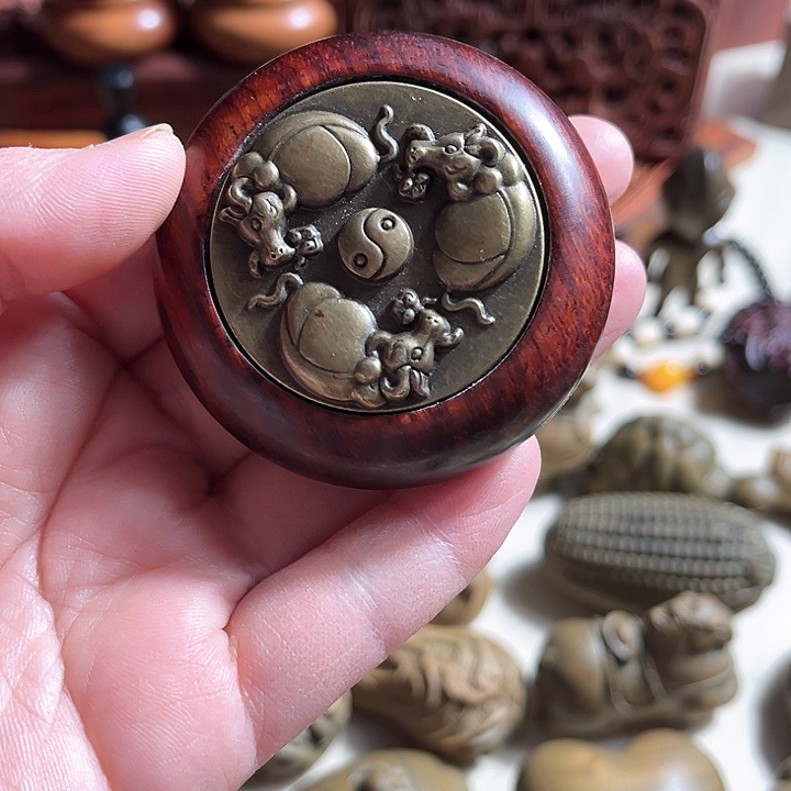 维腊木（绿檀）犀牛角紫檀