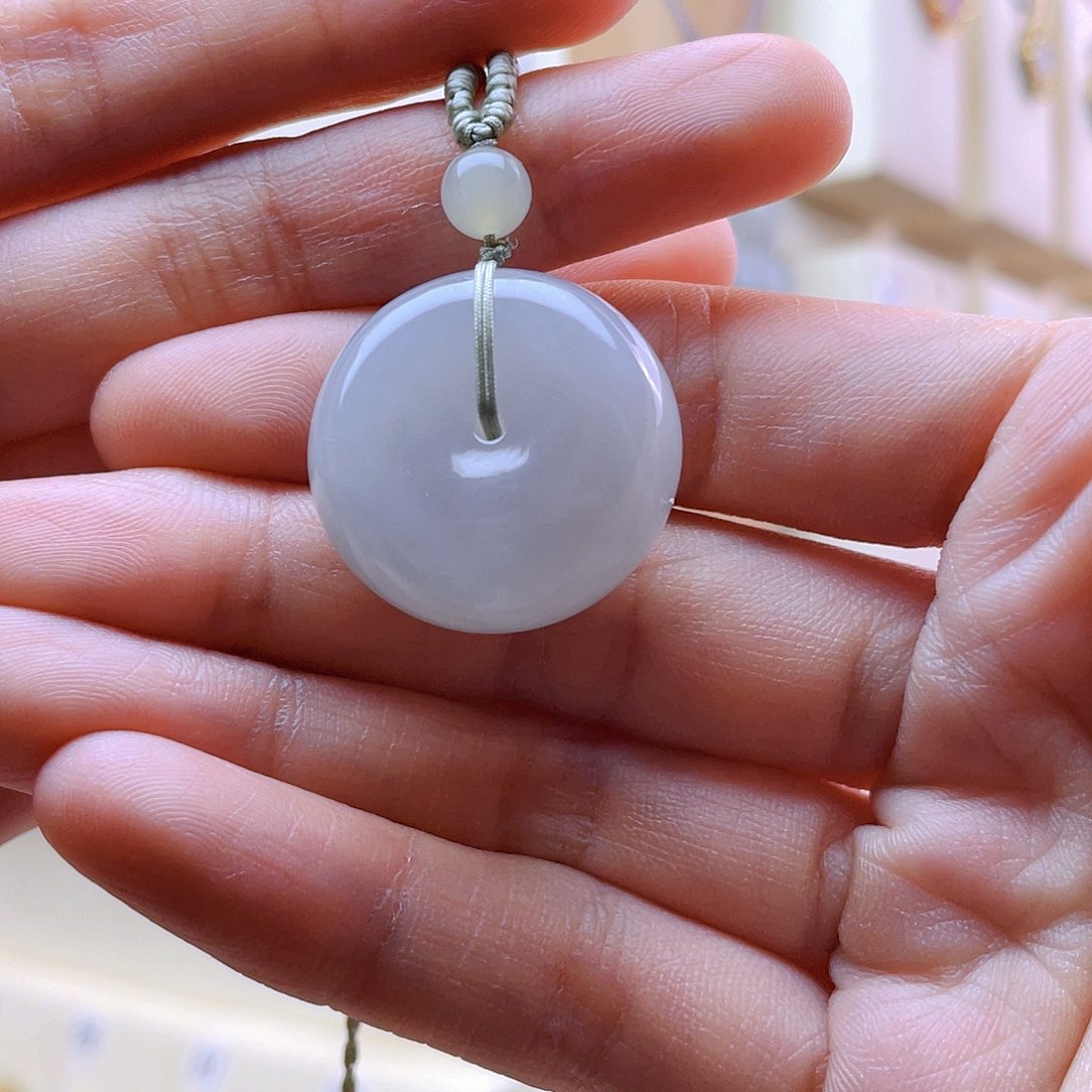 和田玉未镶嵌吊坠(赠链)草***?