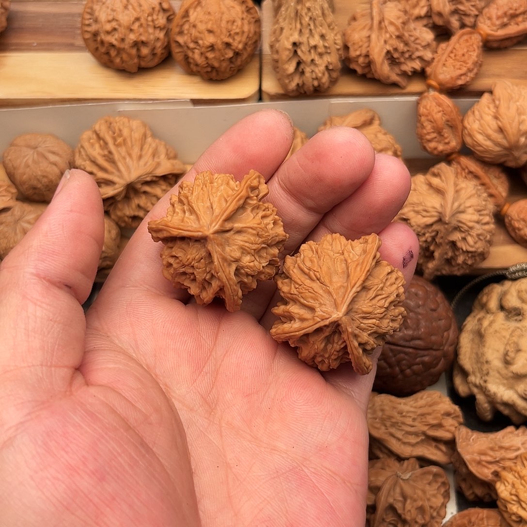 大****吊坠文玩核桃三愣