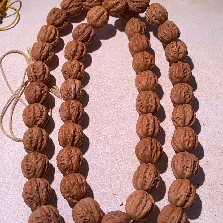 手串文玩核桃…………13