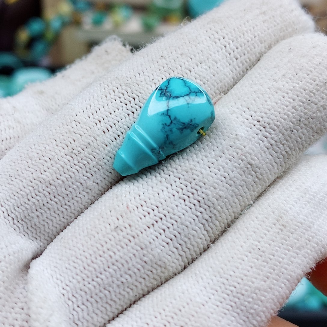 绿松石颈饰未镶嵌