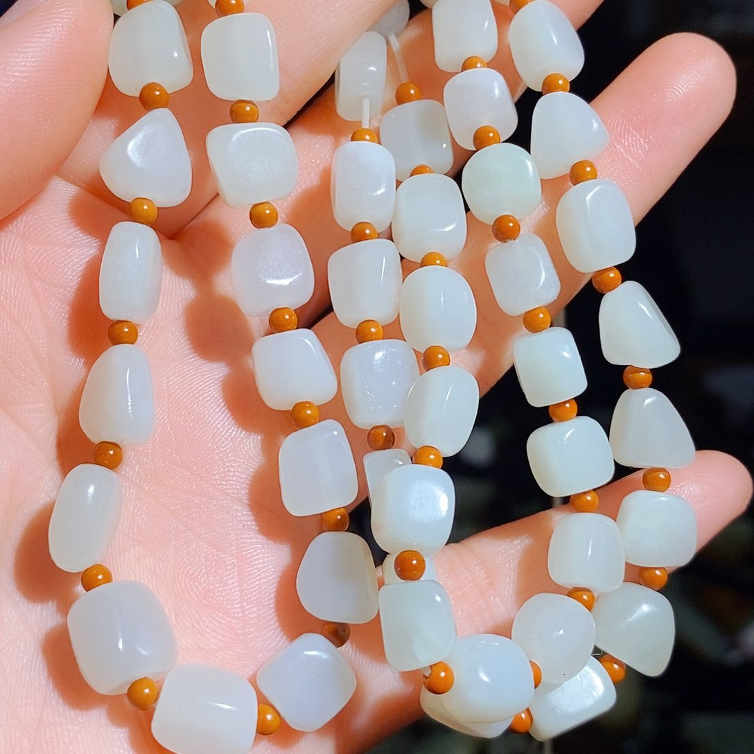 和田玉颈饰未镶嵌