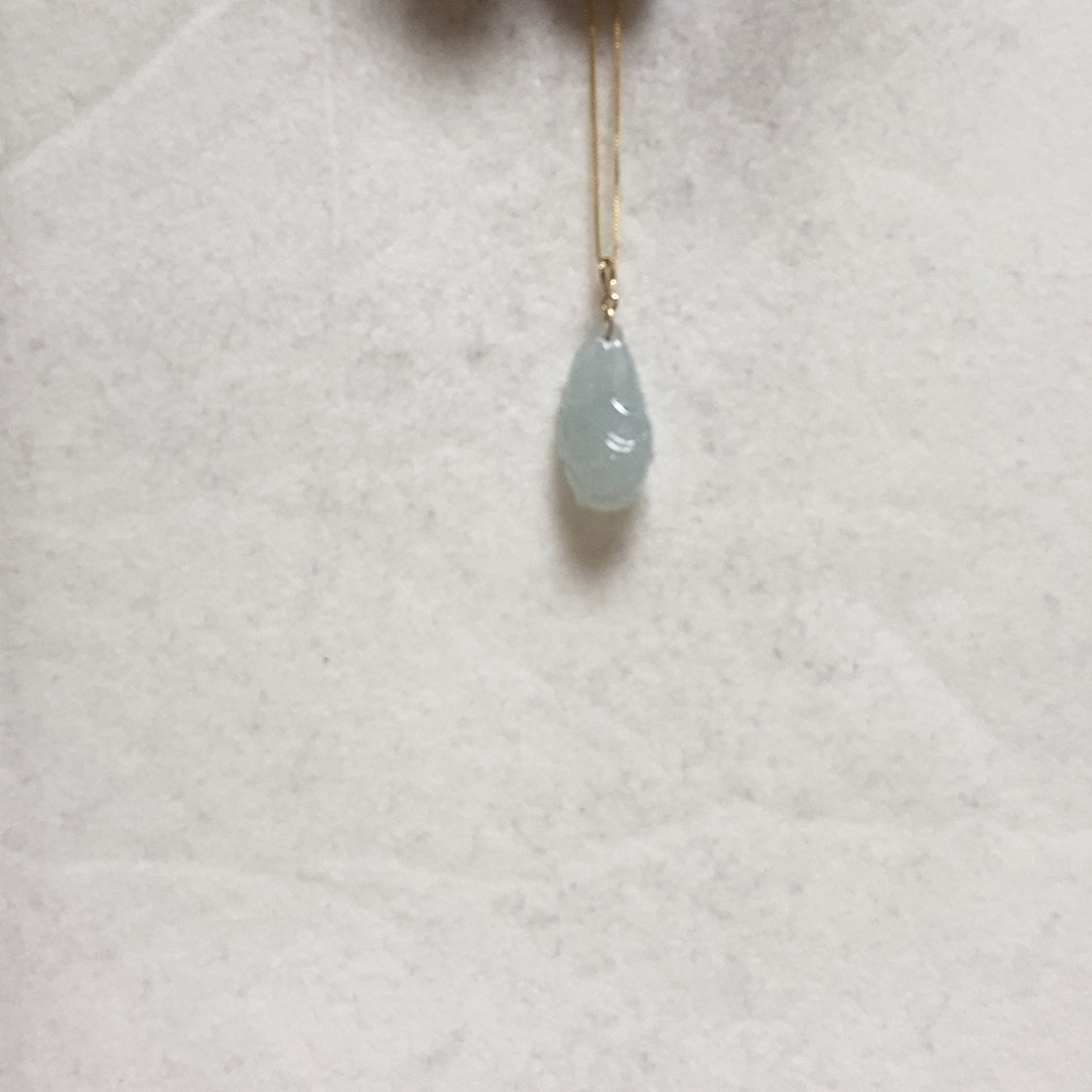 翡翠颈饰18K金镶嵌简单