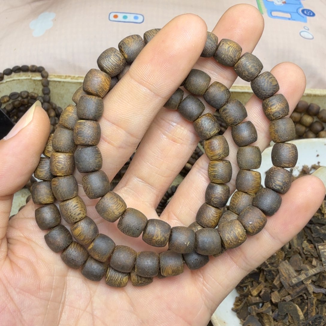 沉香碎屑沉香单圈0.8股珠7克多样性发一送两颗备珠