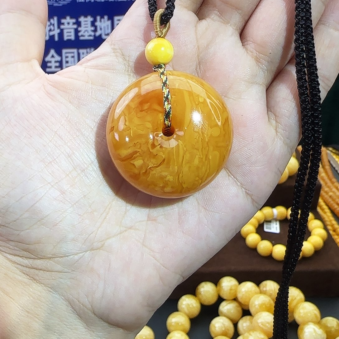 琥珀未镶嵌颈饰吊坠