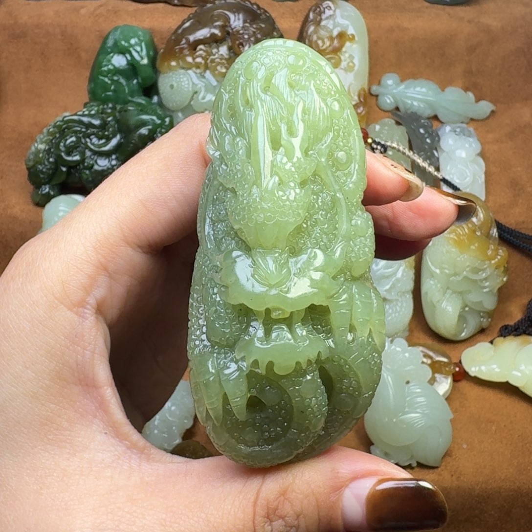 和田玉颈饰未镶嵌