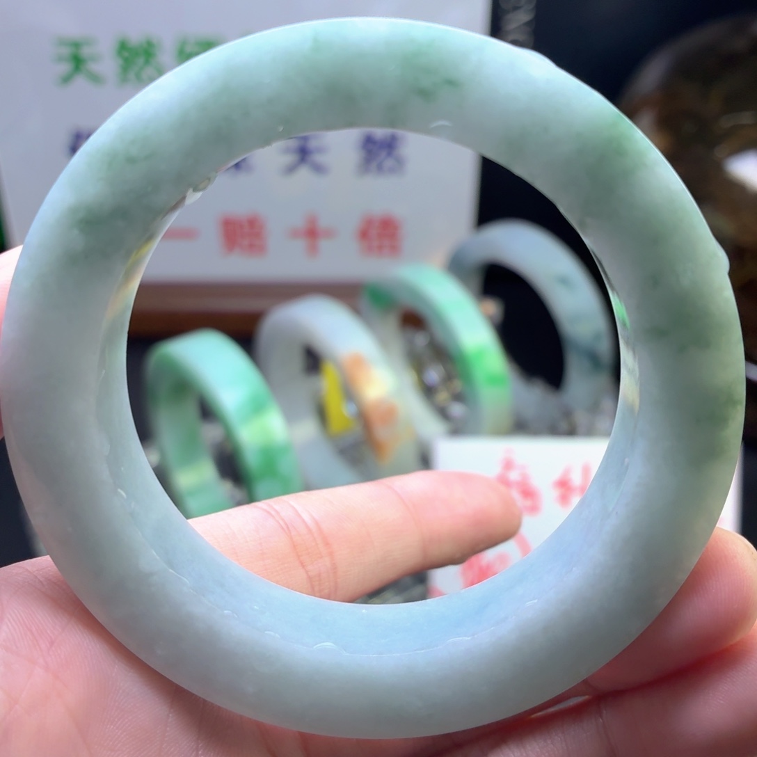 定制翡翠未镶嵌主播推荐天，起胶了还没裂