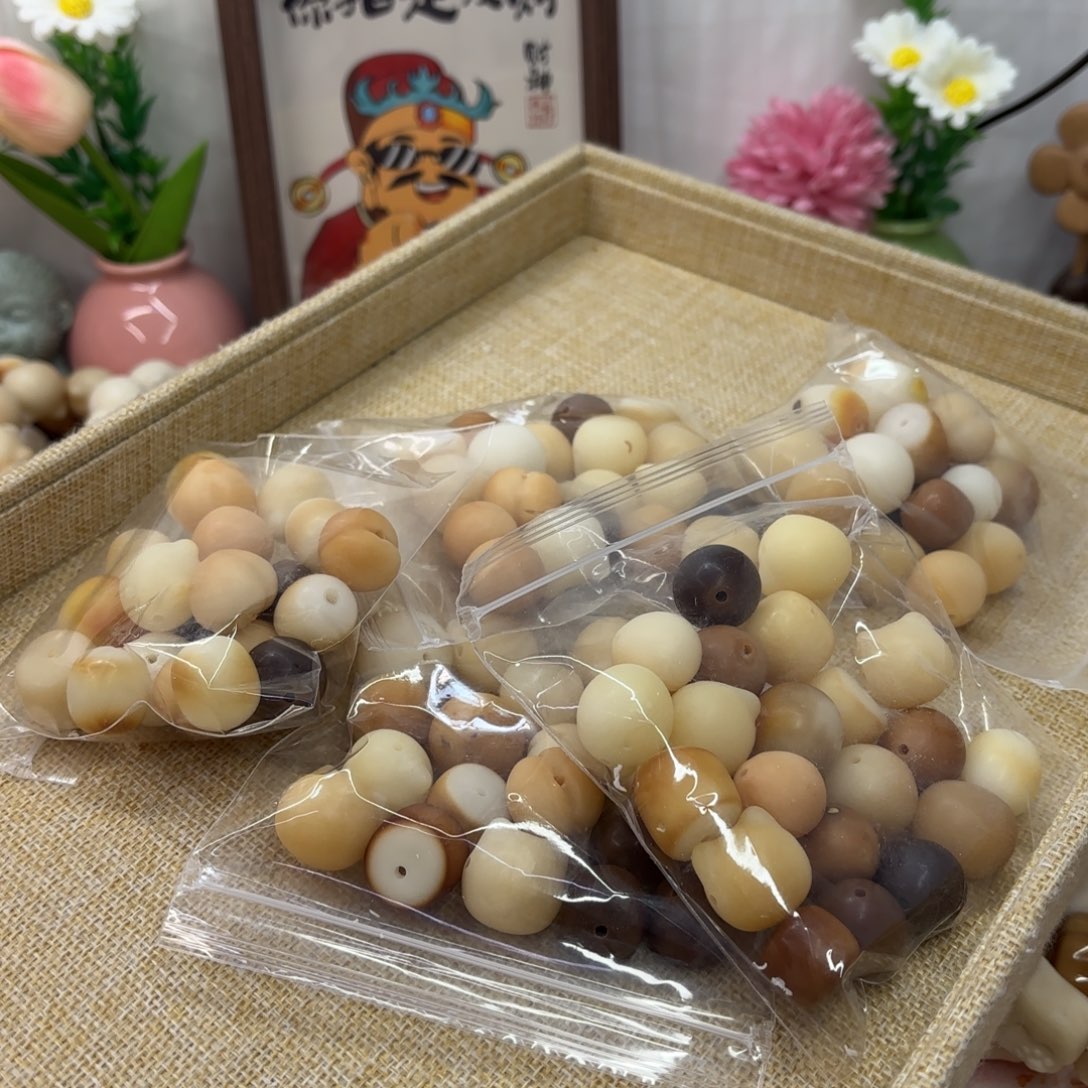 吊坠菩提根/象牙果各种落地果干磨大瑕疵散珠20颗一锅0000