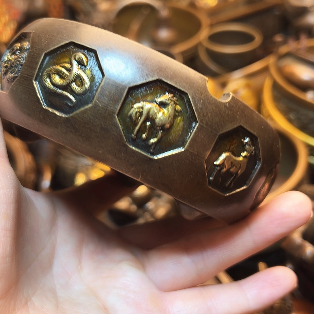 精美铜器工艺品等