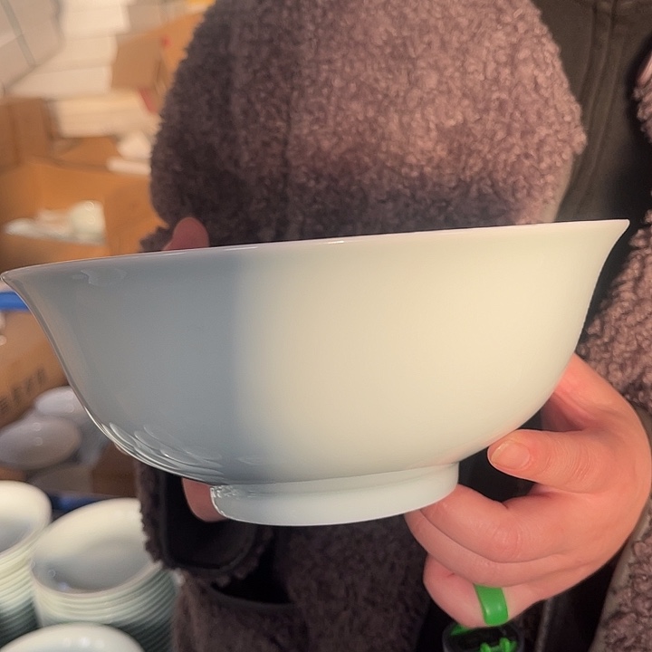 瓷片云青8.25英寸汤碗一个，包邮，带标