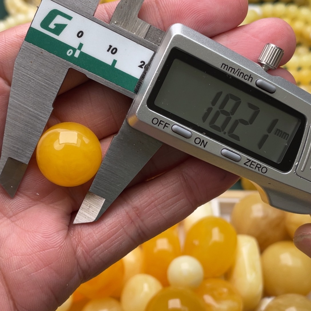 琥珀珠宝奇石未镶嵌3.4